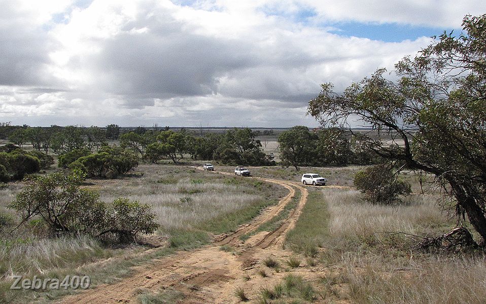 02-Convoy heads to O'Sullivan's Lookout in Wyperfeld NP.JPG